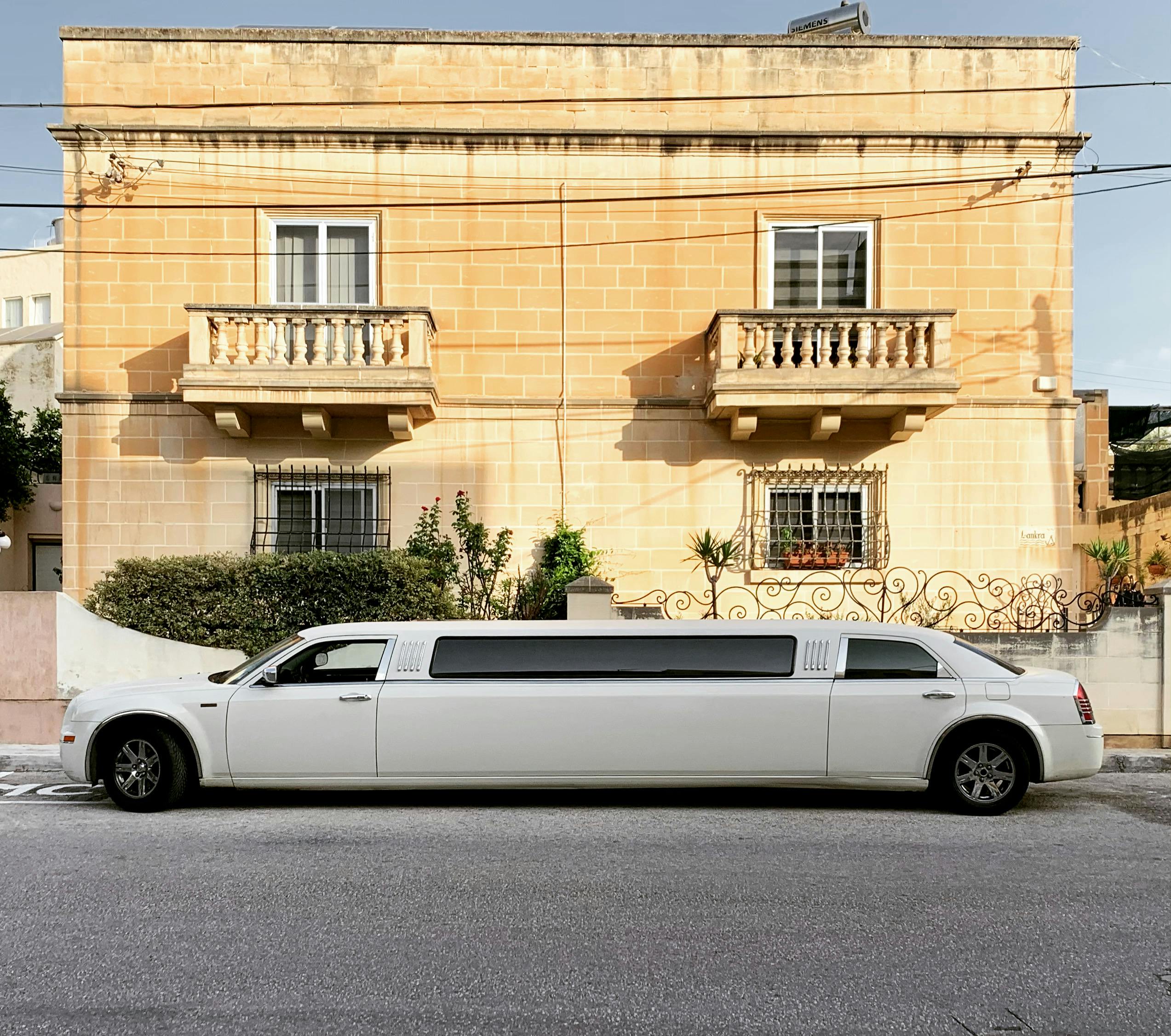 Executive Limousine Service Miami for Business Travel | VIP Miami Limo Service